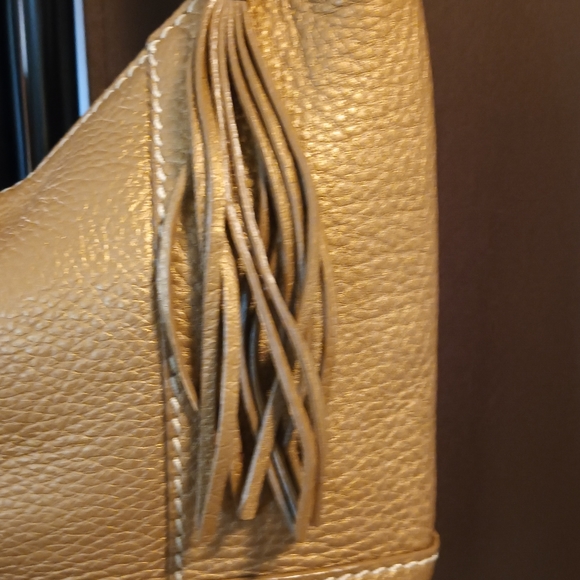 The SAK Pink Label Gold Pebble Leather Fringe Shoulder Bag. - Picture 16 of 16